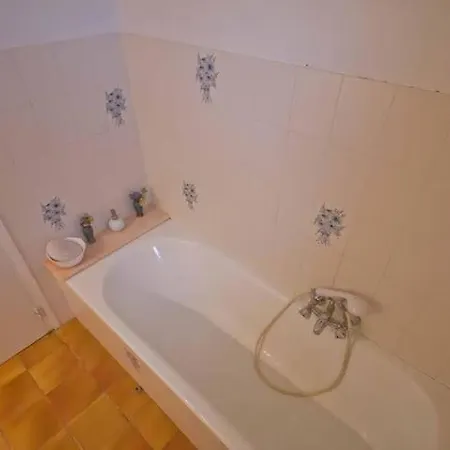 Lugaro 公寓 卡尔维